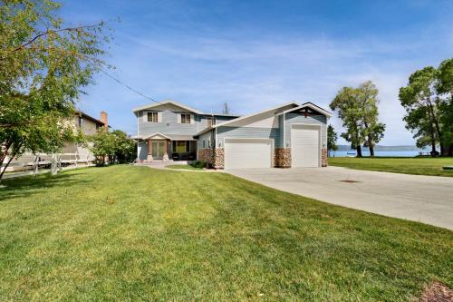 Beach House Getaway - main image