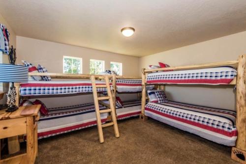 Beach House Getaway - image 2