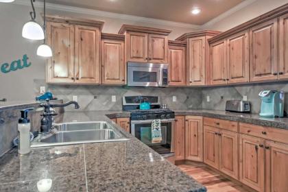 Luxe Home with Pool Access 9 mi to Downtown Boise Garden City
