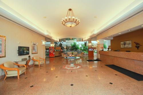 Embassy Suites Anaheim - South - image 2