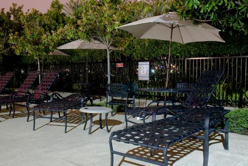 Hilton Garden Inn Anaheim/Garden Grove - image 2