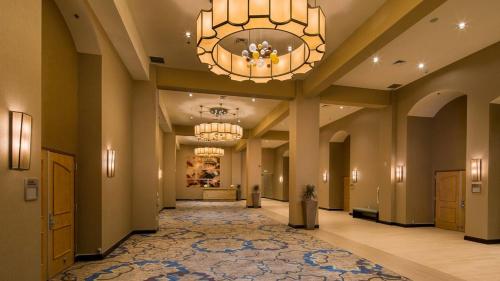 Delta Hotels by Marriott Anaheim Garden Grove - image 3