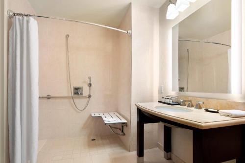 Sheraton Garden Grove-Anaheim South - image 4
