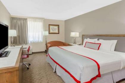 Ramada Plaza by Wyndham Garden Grove/Anaheim South - image 3