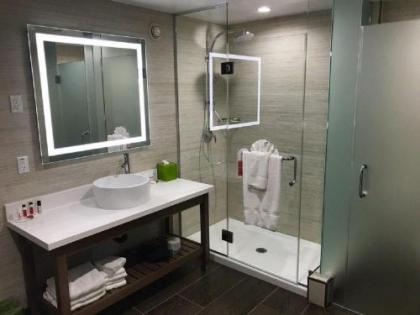 Wyndham Anaheim - image 3