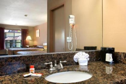 Super 8 by Wyndham Anaheim/Disneyland Drive - image 2