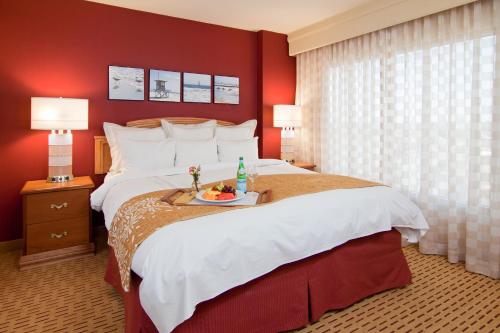 Anaheim Marriott Suites - image 2