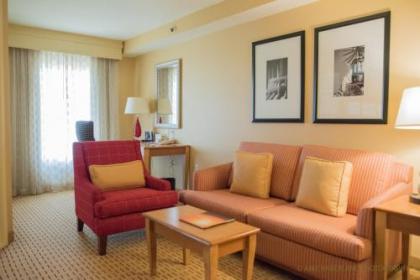 Anaheim Marriott Suites - image 4