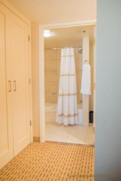 Anaheim Marriott Suites - image 5
