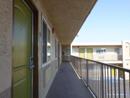 Tropic Lodge - image 2