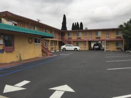 Super 7 motel