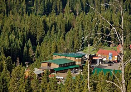 Soda Butte Lodge - image 11
