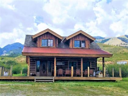 Schoolhouse Cabin - image 1