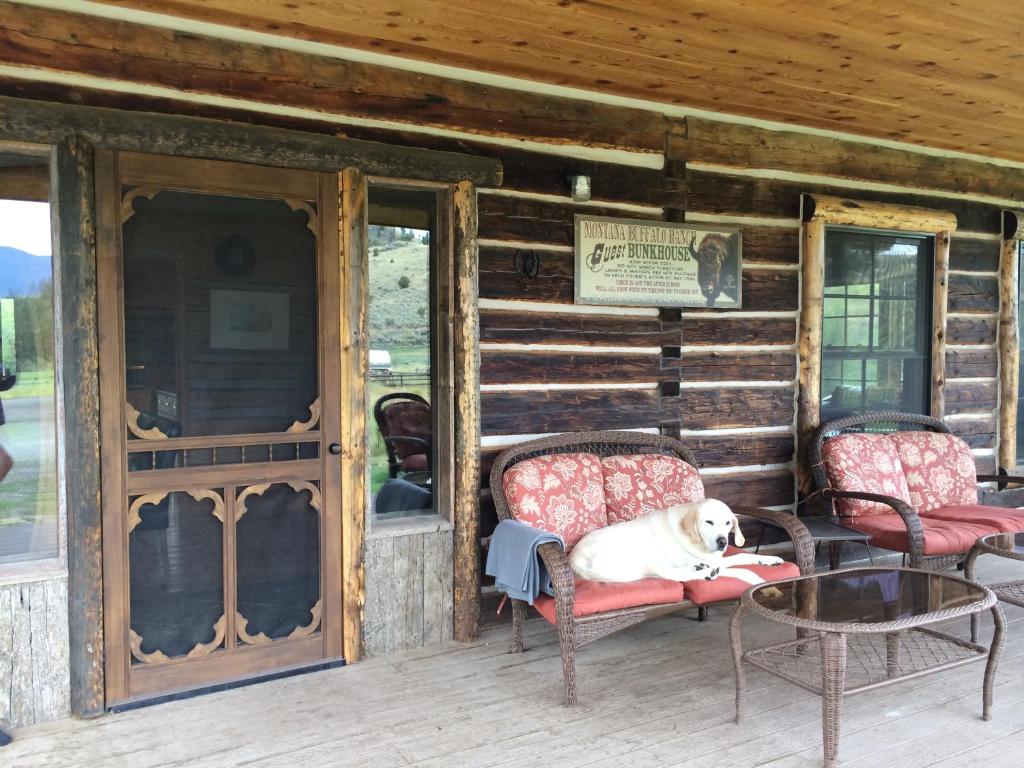 Schoolhouse Cabin - image 4