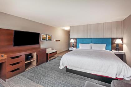 Hampton Inn Gardner - image 10