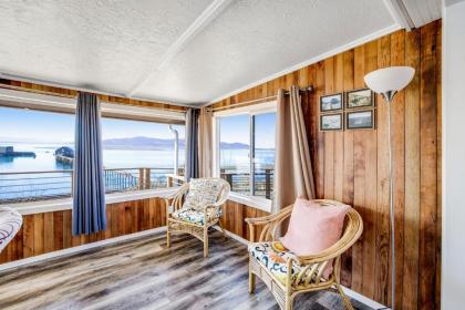 Fisherman's Dream Boat House - image 12