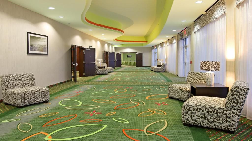 Holiday Inn Garland an IHG Hotel - image 6
