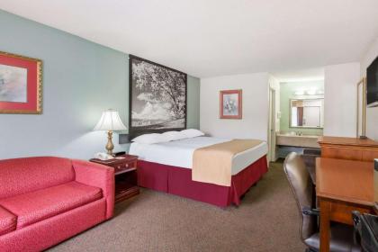 Super 8 by Wyndham Garysburg/Roanoke Rapids - image 8