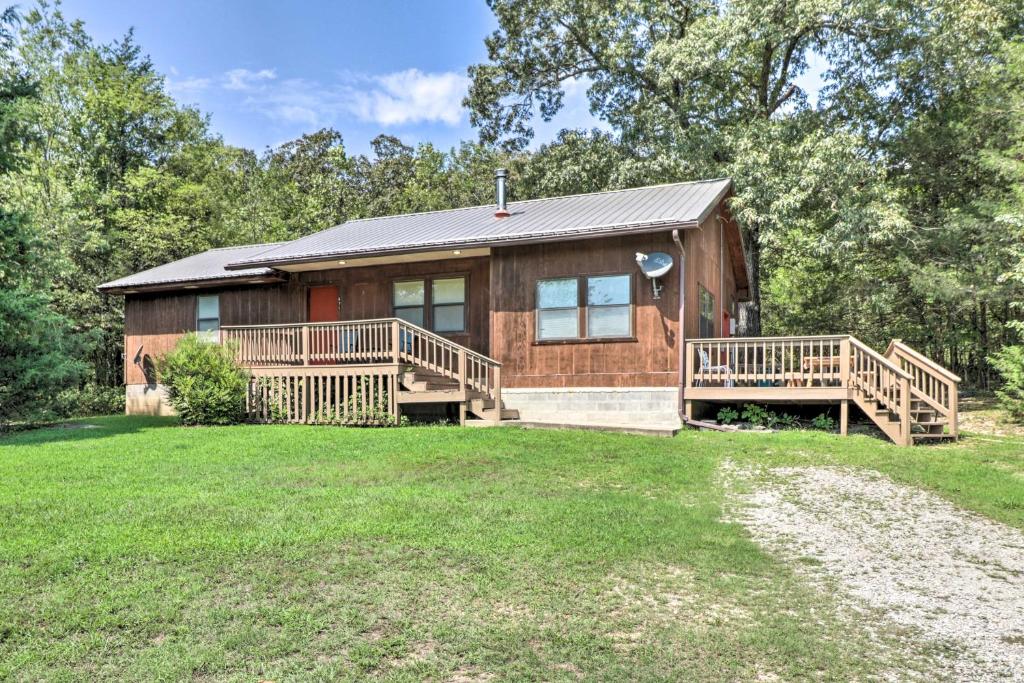 Flippin House Across the Street from White River! - main image