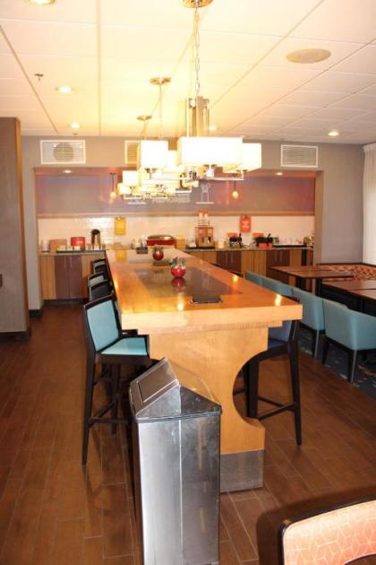 Hampton Inn Charlotte-Gastonia - image 13