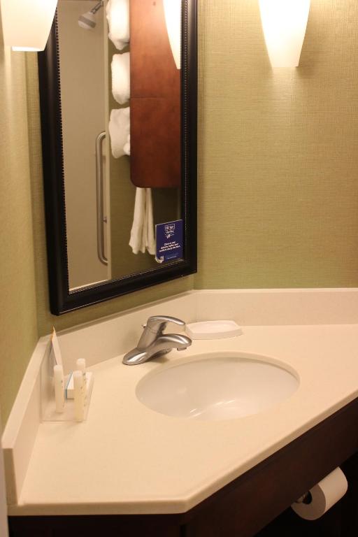Hampton Inn Charlotte-Gastonia - image 7