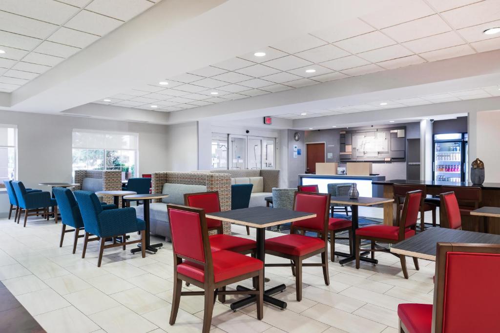 Holiday Inn Express Charlotte West - Gastonia an IHG Hotel - image 2