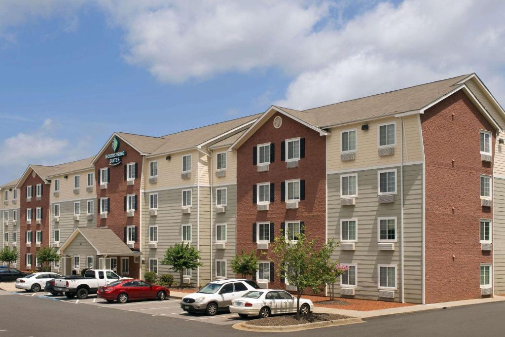 WoodSpring Suites Charlotte Gastonia - image 2