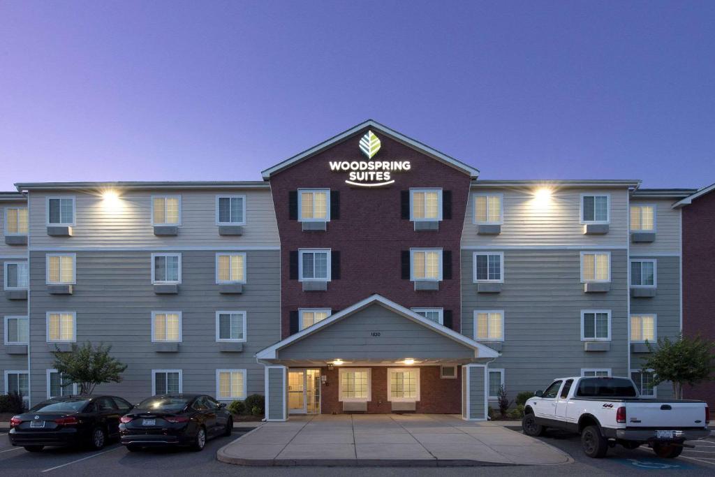 WoodSpring Suites Charlotte Gastonia - image 4