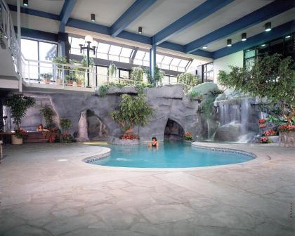 Sidney James mountain Lodge Gatlinburg