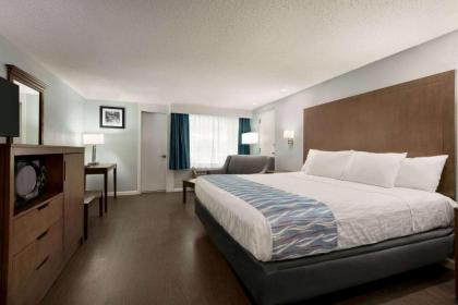 Baymont Inn & Suites Gatlinburg On The River