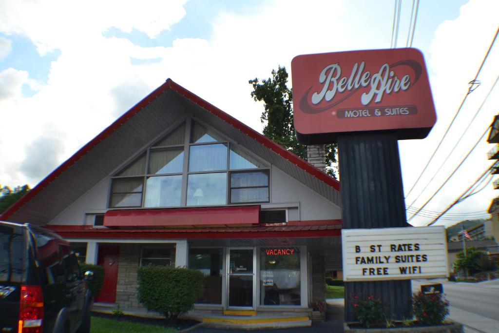 Belle Aire Motel - Downtown Convention Center - Gatlinburg - image 2