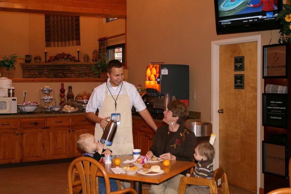 Hampton Inn Gatlinburg - image 5