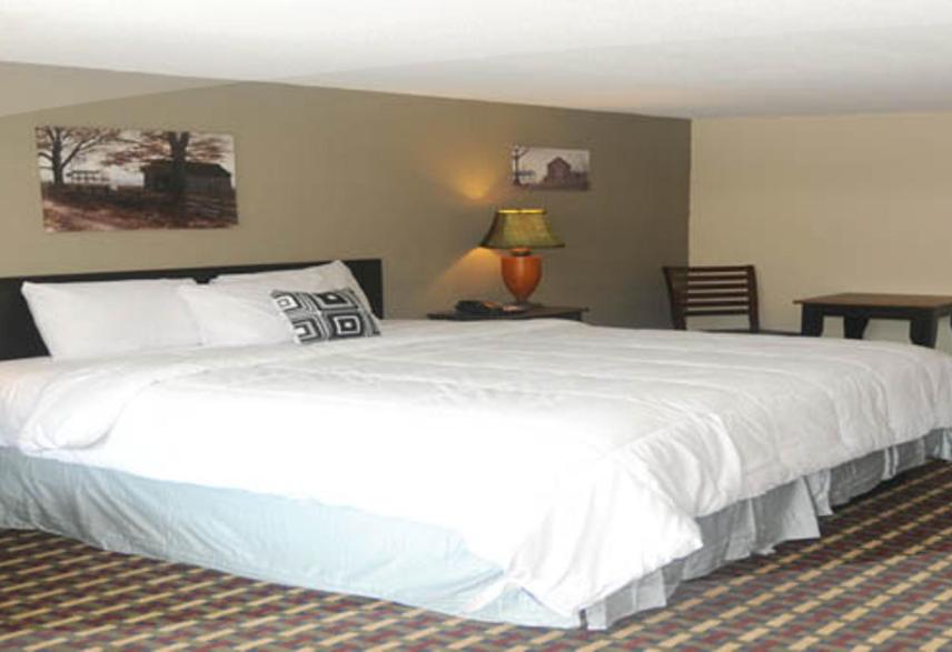 Country Town N' Suites - image 2