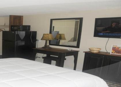 Country Town N' Suites - image 3