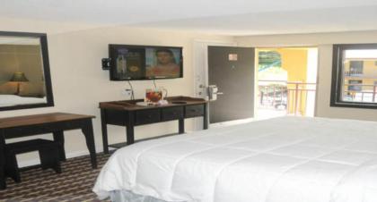 Country Town N' Suites - image 4