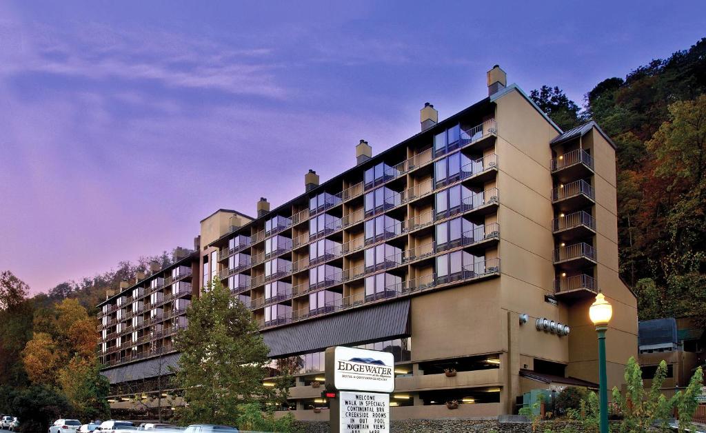 Edgewater Hotel and Conference Center - main image