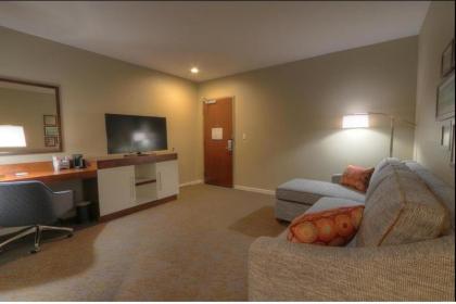 Hampton Inn Gatlinburg Historic Nature Trail Tn - image 3