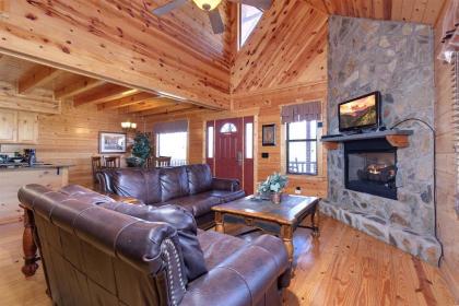 marlenes Hideaway 3 Bedrooms Pool Hot tub Fireplace WiFi Sleeps 6