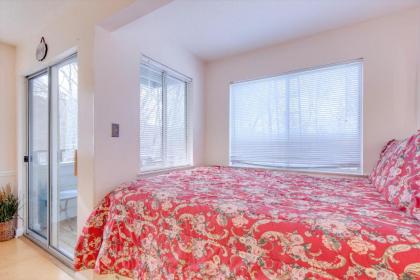A Tennessee Joy 1 Bedroom Indoor Pool WiFi Fireplace Sleeps 2 - image 2