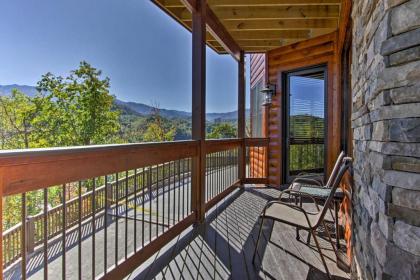 Majestic Mtn Getaway Game Room Decks and Hot Tub!