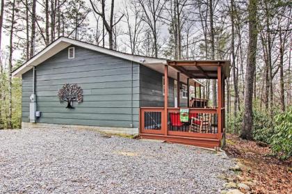 Quaint Smoky mtn Cabin   4 mi to Dtwn Gatlinburg