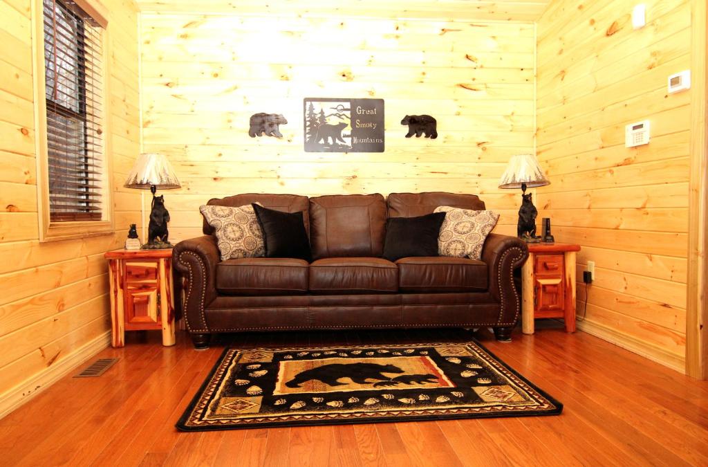 Mountain Hideaway - image 2