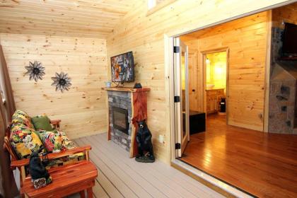 Mountain Hideaway - image 6