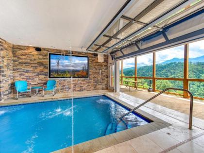 Splashtastic View Lodge 7 Bedroom Private Indoor Pool theater Sleeps 20 Gatlinburg Tennessee