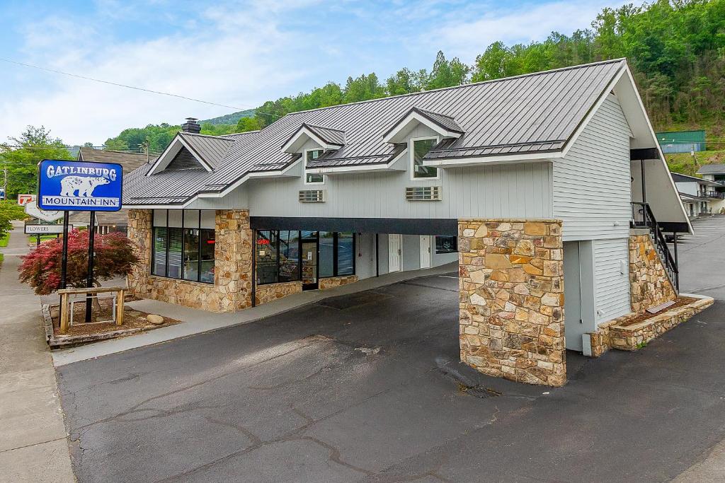 Gatlinburg Mountain Inn - main image