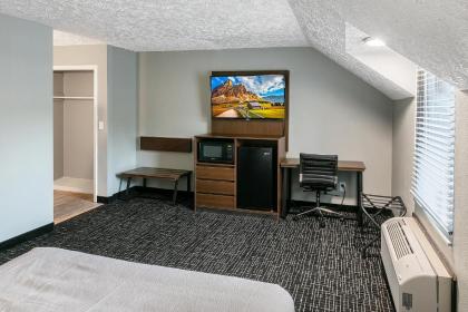 Gatlinburg Mountain Inn - image 3