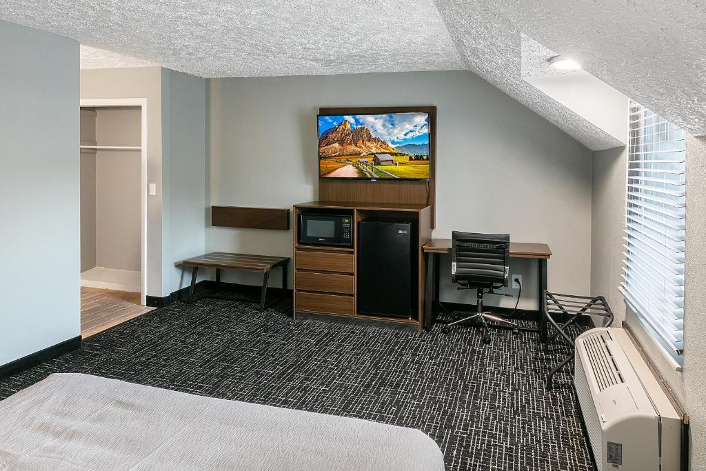 Gatlinburg Mountain Inn - image 3