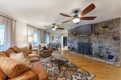Smoky Blue   Beautifully Renovated Updated Furnishings Hot tub Game Room