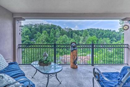 Bootleggers Hideaway   tranquil Dtwn Condo Gatlinburg