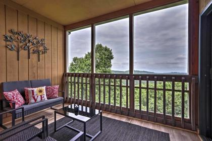 mtn Condo with Porch Less than 3 mi to Dtwn Gatlinburg Gatlinburg